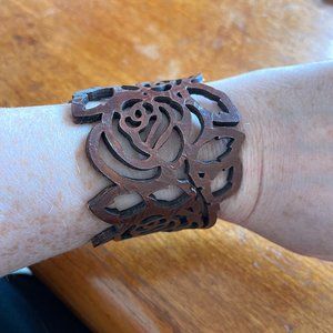 Awesome floral cut out leather Camaleoa Bracelet